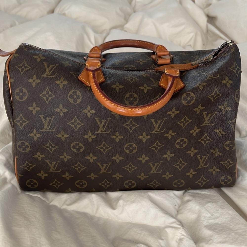 Louis Vuitton Monogram Speedy 35